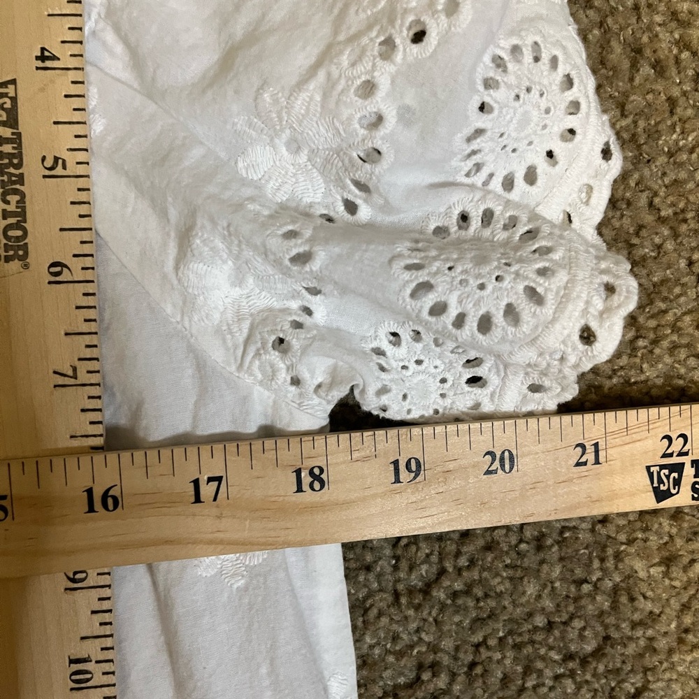 Copper Key White Eyelet Off-Shoulder Top size L - Picture 6 of 9